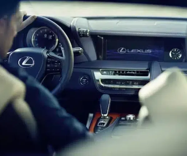 lexus-1.jpg